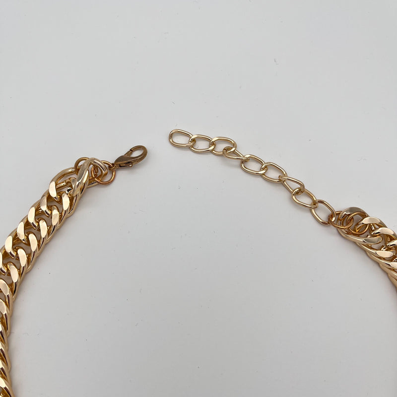 Kette mit Leopardenkopf-Design in Gold