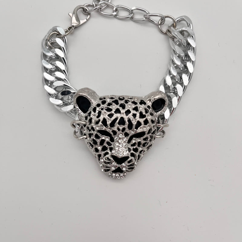 Armband mit Leopardenkopf-Design in Silber