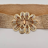 Elastischer Gürtel mit Blumenverschluss in Beige und Gold